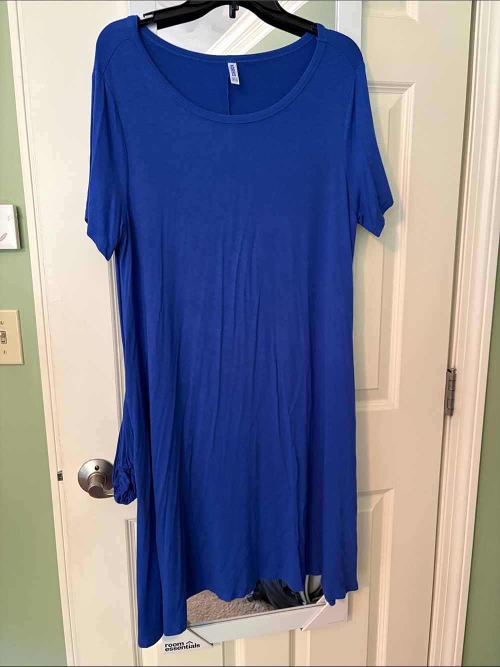 Korsis Classic Scoop Neck Midi Dress in Royal Blue